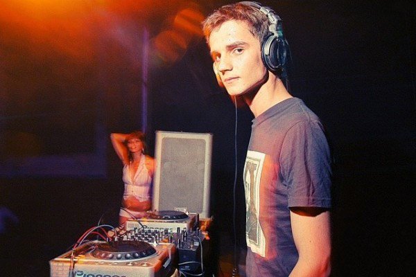 Max Bett - Circus - Original Mix